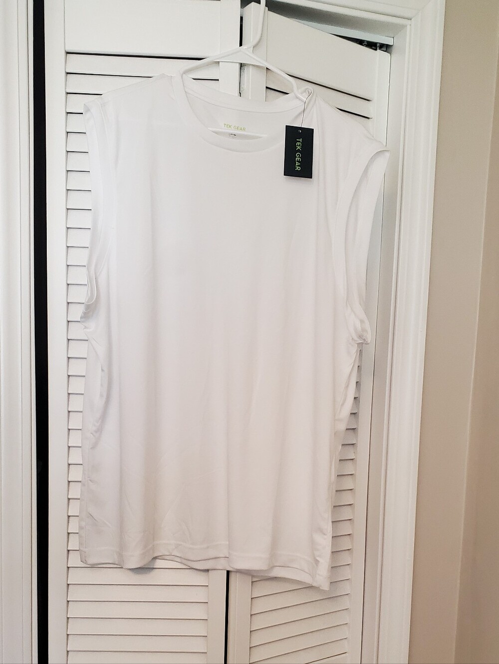 Tek Gear Men's White Sleeveless Athletic Tank